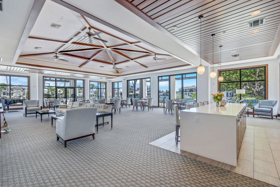 2302 Gulf Shore Blvd N, Naples, FL 34103