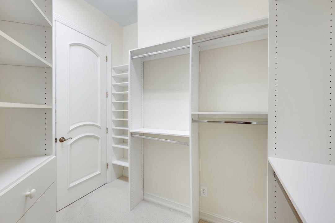 2390 King Palm Way, Naples, FL 34105