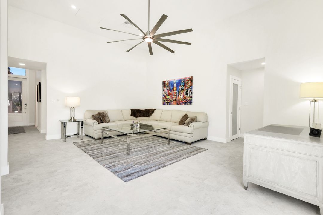 5630 Copper Leaf Ln, Naples, FL 34116