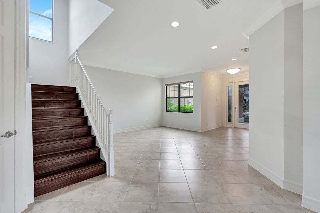 3430 Tigris Ln, Naples, FL 34119