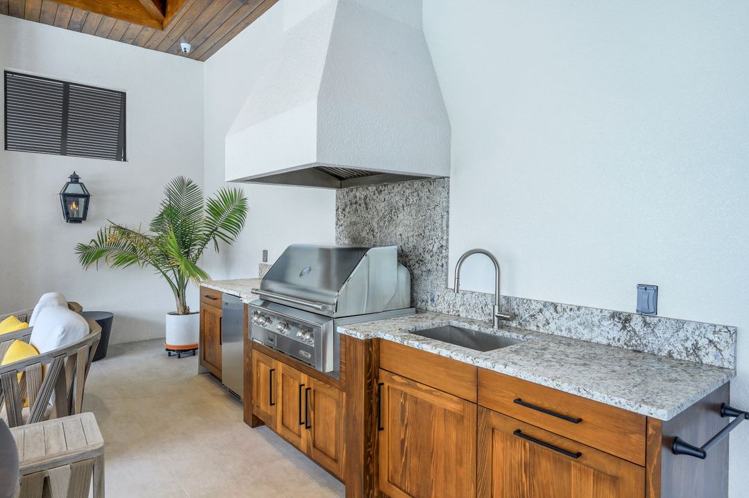 685 Cameo Ct, Marco Island, FL 34145