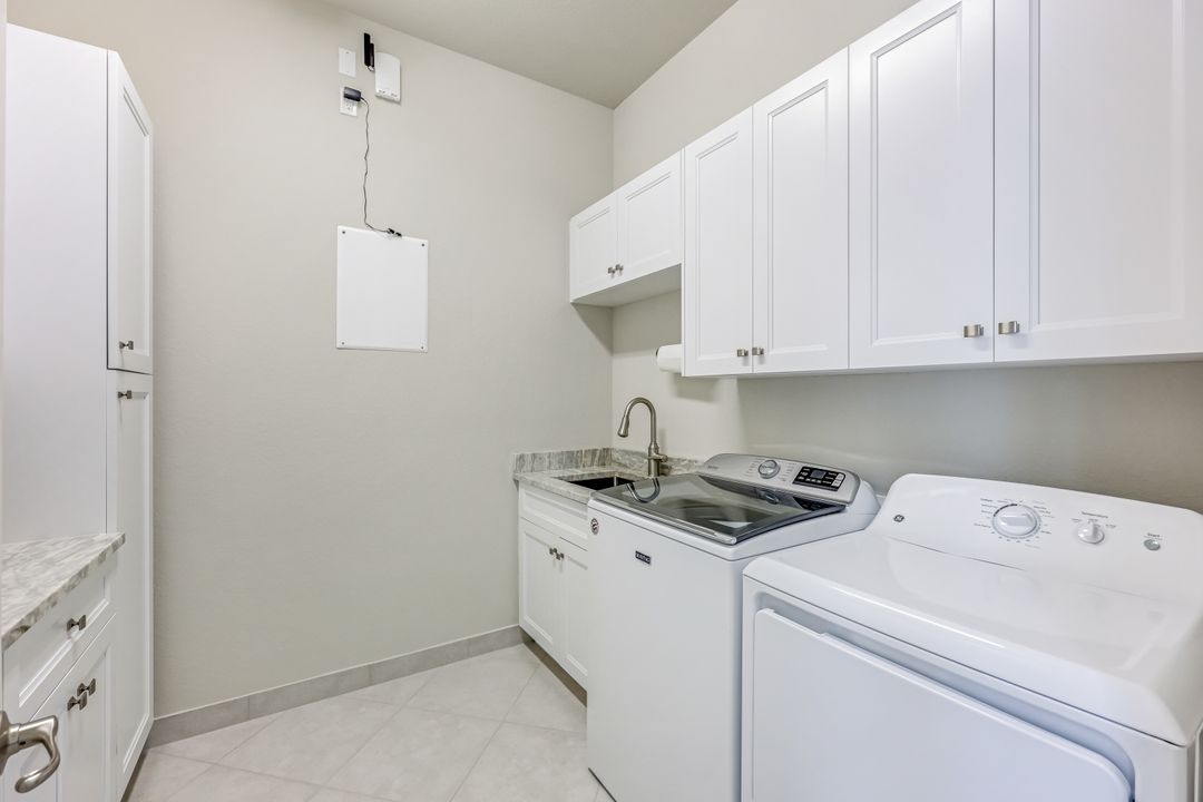 4426 Caldera Cir, Naples, FL 34119