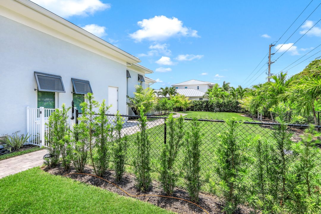 100 S Bahama Ave, Marco Island, FL 34145