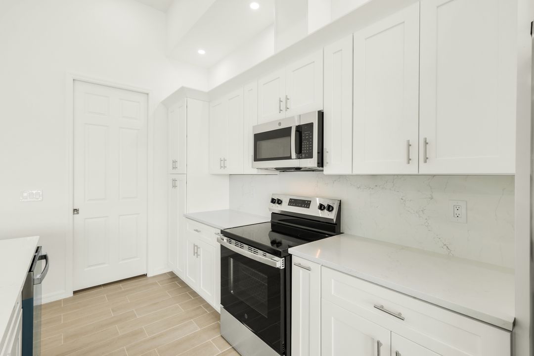 4817 Pelican Blvd, Cape Coral, FL 33914