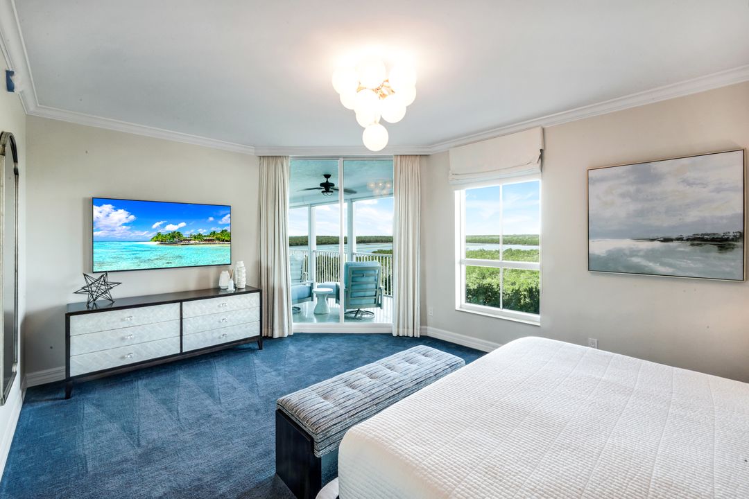 295 Grande Way #304, Naples, FL 34110