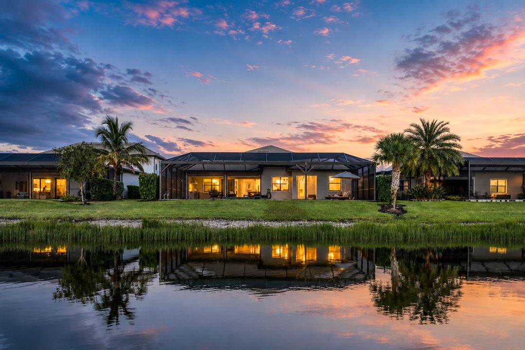 9577 Everglades Dr, Naples, FL 34120
