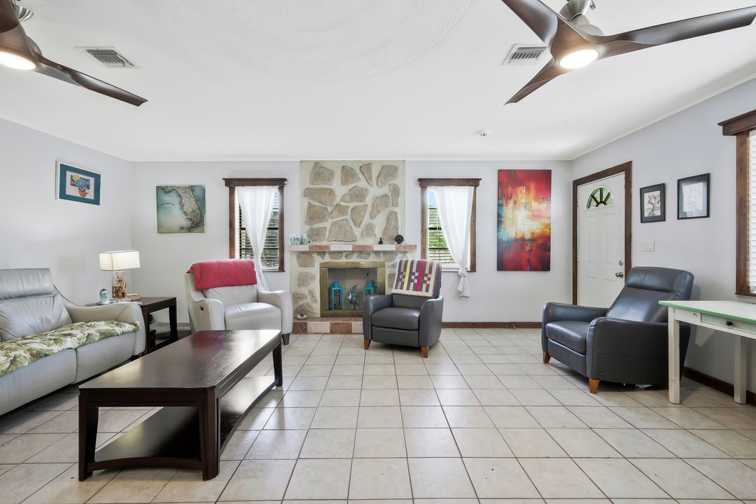 18371 Durrance Rd, North Fort Myers, FL 33917