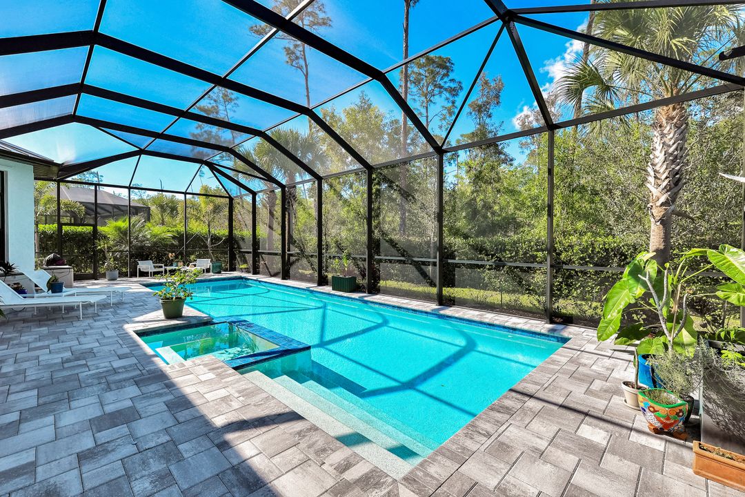 16249 Verilyn Cir, Naples, FL 34110