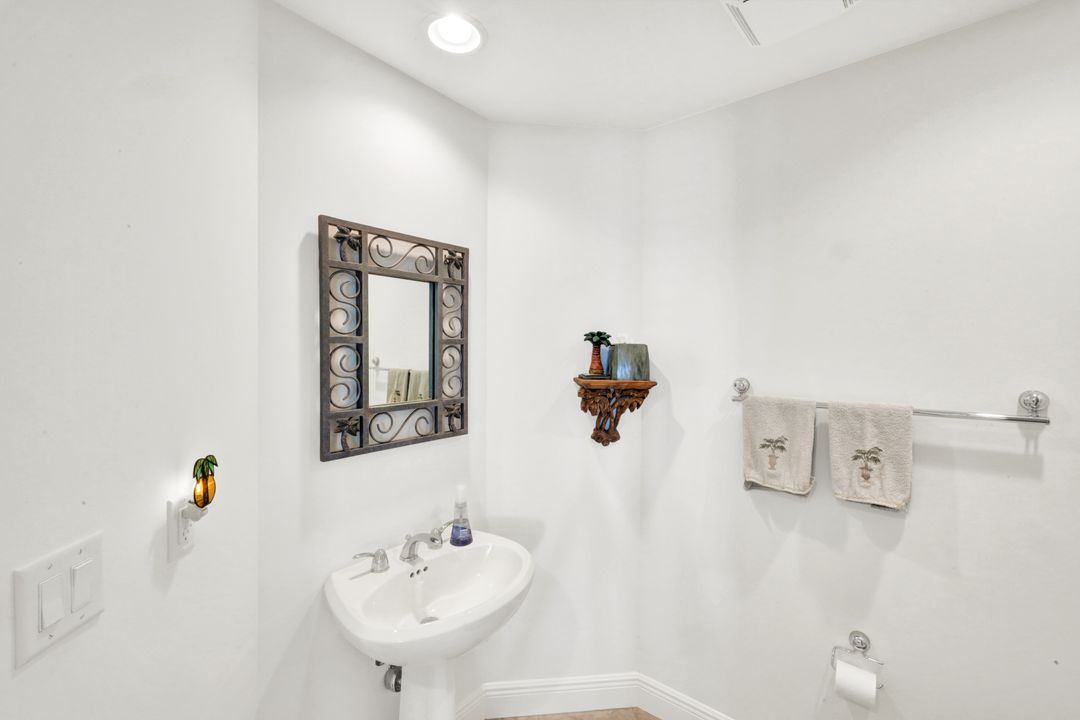 285 Grande Way #1601, Naples, FL 34110