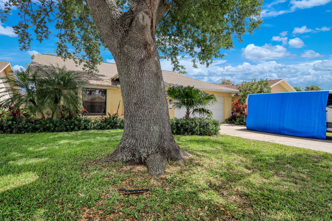 13095 Regent Cir, Fort Myers, FL 33966