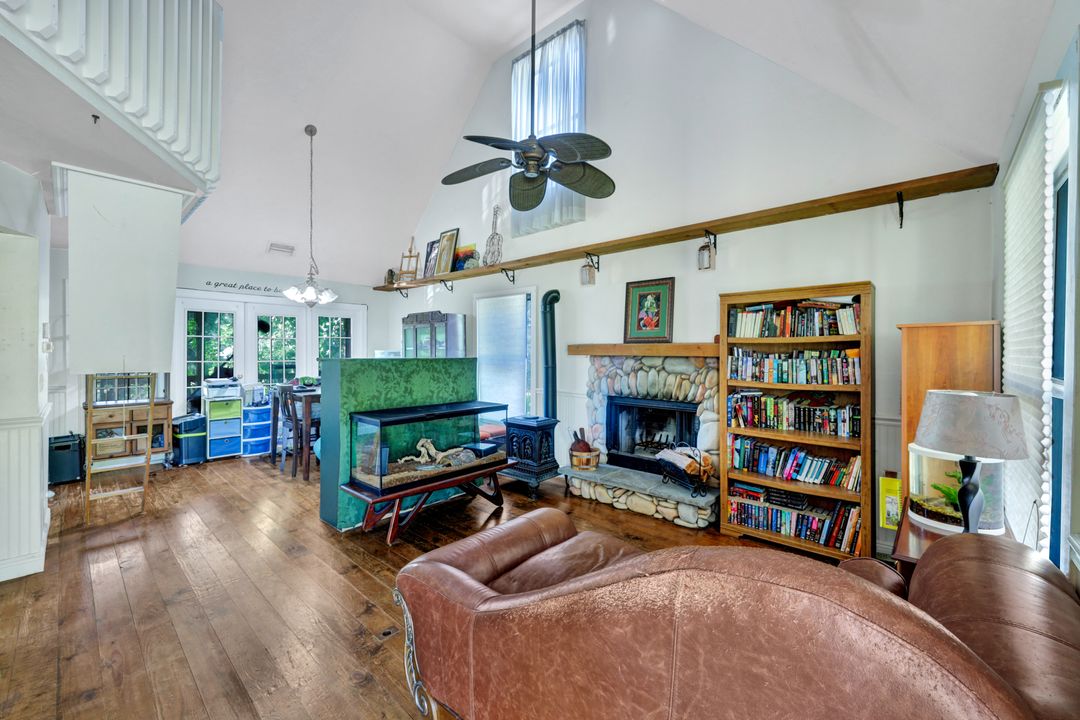 825 23rd St SW, Naples, FL 34117