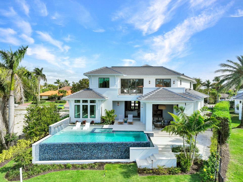 3637 Crayton Rd, Naples, FL 34103