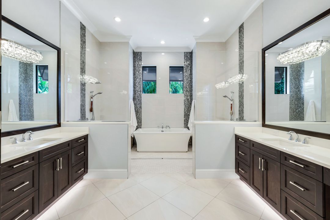 5861 Napa Woods Way, Naples, FL 34116