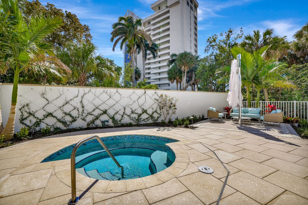 6573 Marissa Loop, Naples, FL 34108