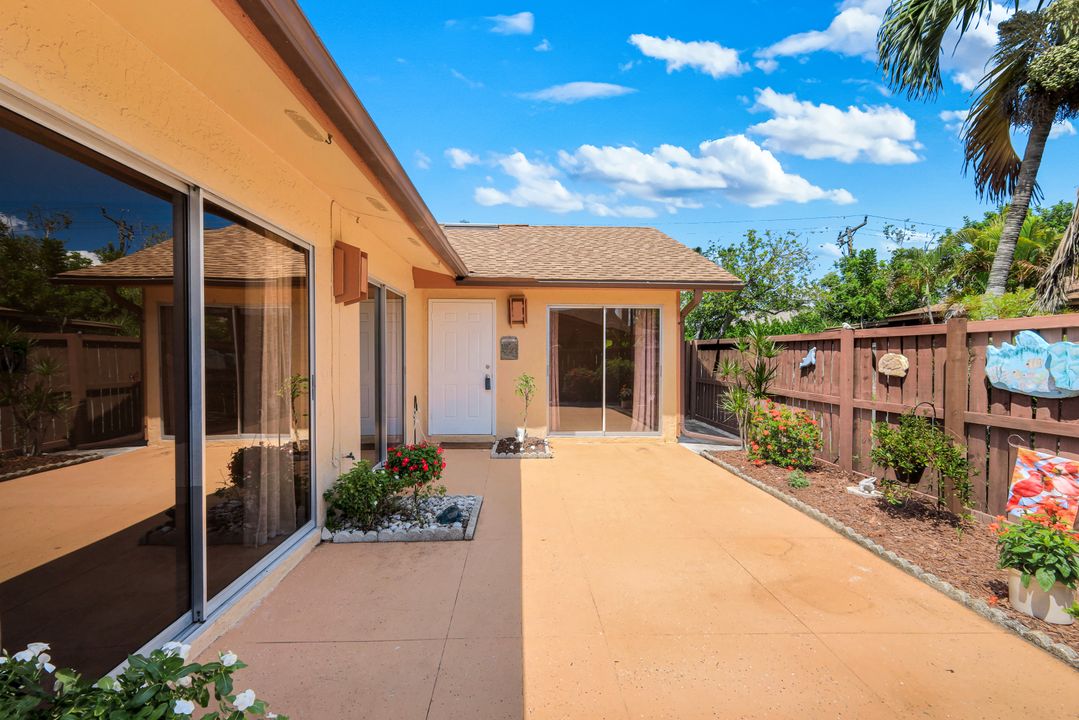 6346 Royal Woods Dr, Fort Myers, FL 33908