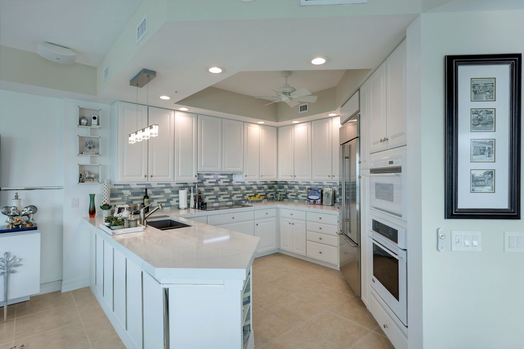 295 Grande Way #801, Naples, FL 34110