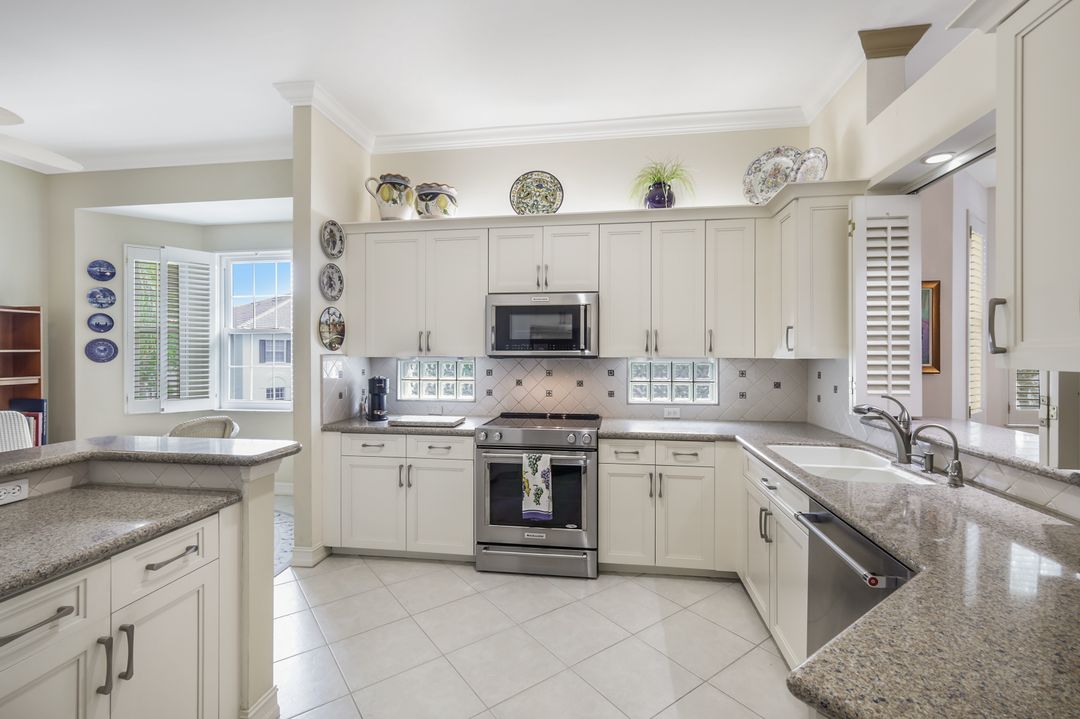 755 Bentwater Cir #201, Naples, FL 34108