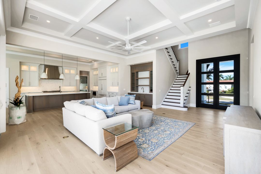 888 Banyan Ct, Marco Island, FL 34145