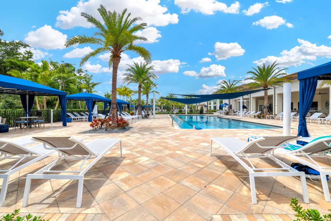 12078 Mimosa St, Naples, FL 34120