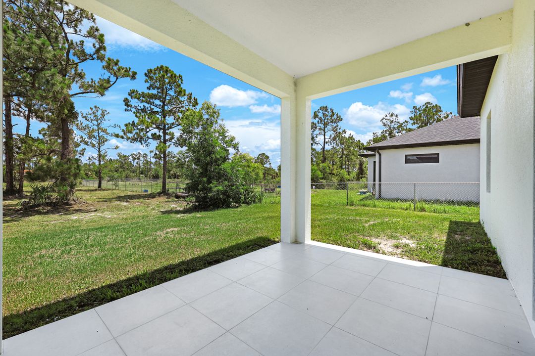 2017 47th Ave NE, Naples, FL 34120