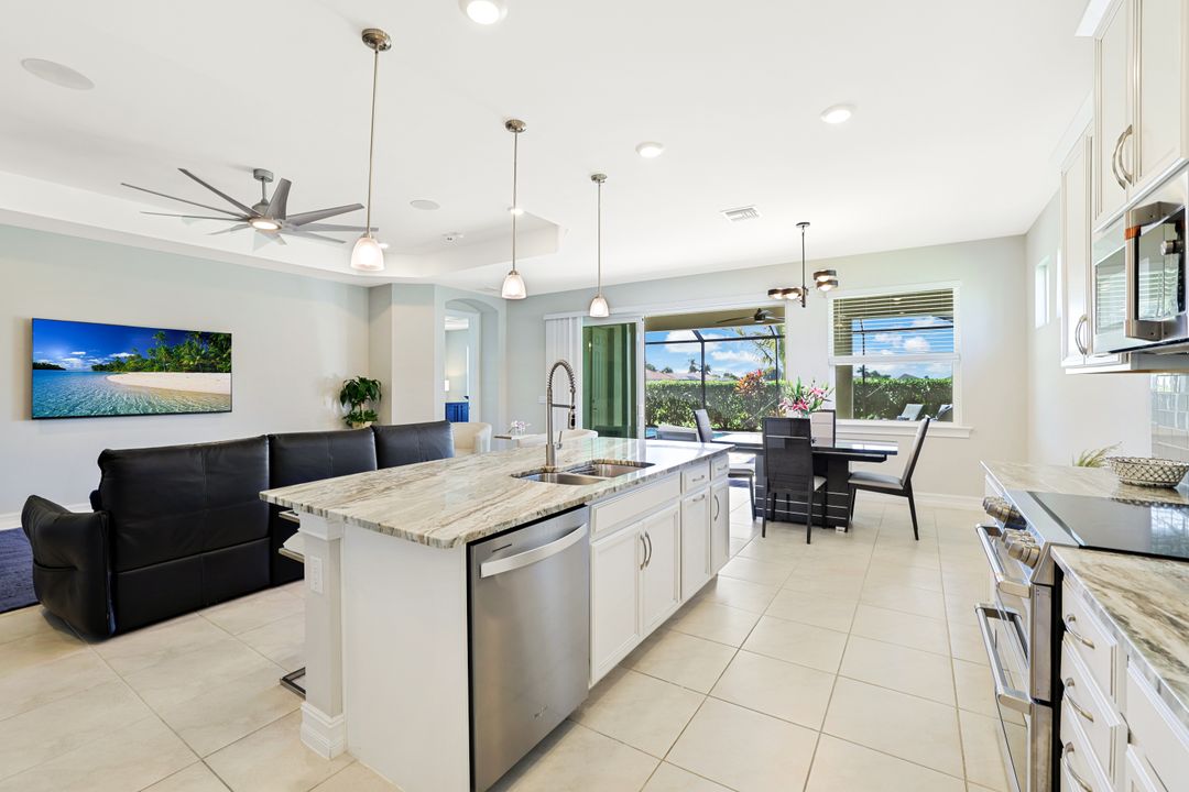 18680 Ensenada Dr, Naples, FL 34114