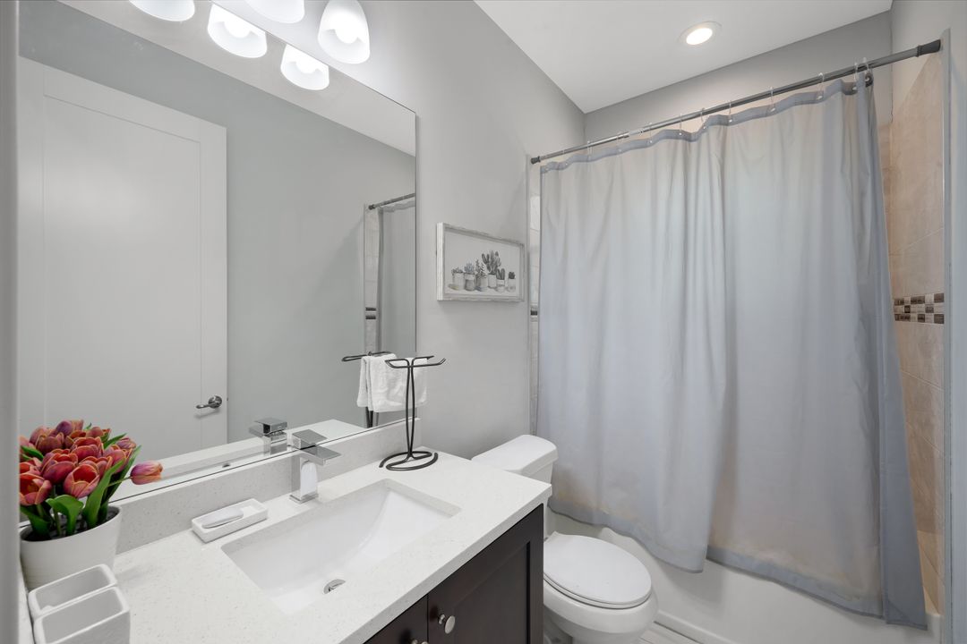 543 20th St SE, Naples, FL 34117