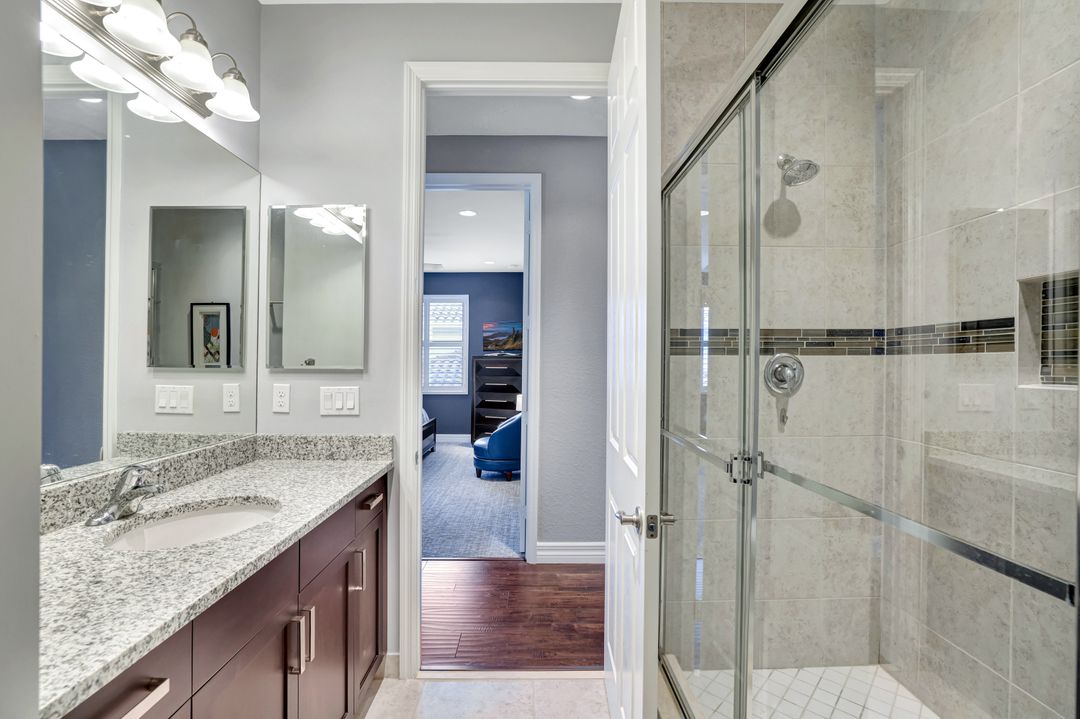 2930 Cinnamon Bay Cir, Naples, FL 34119