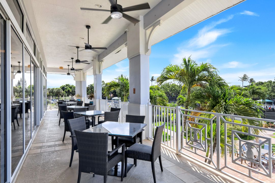 15040 Sterling Oaks Dr, Naples, FL 34110