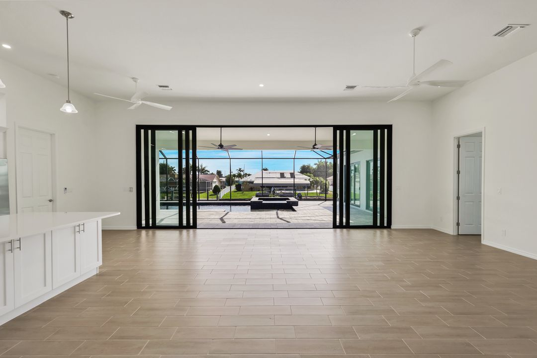 4817 Pelican Blvd, Cape Coral, FL 33914