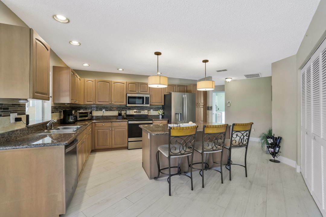 4630 Ashton Ct, Naples, FL 34112