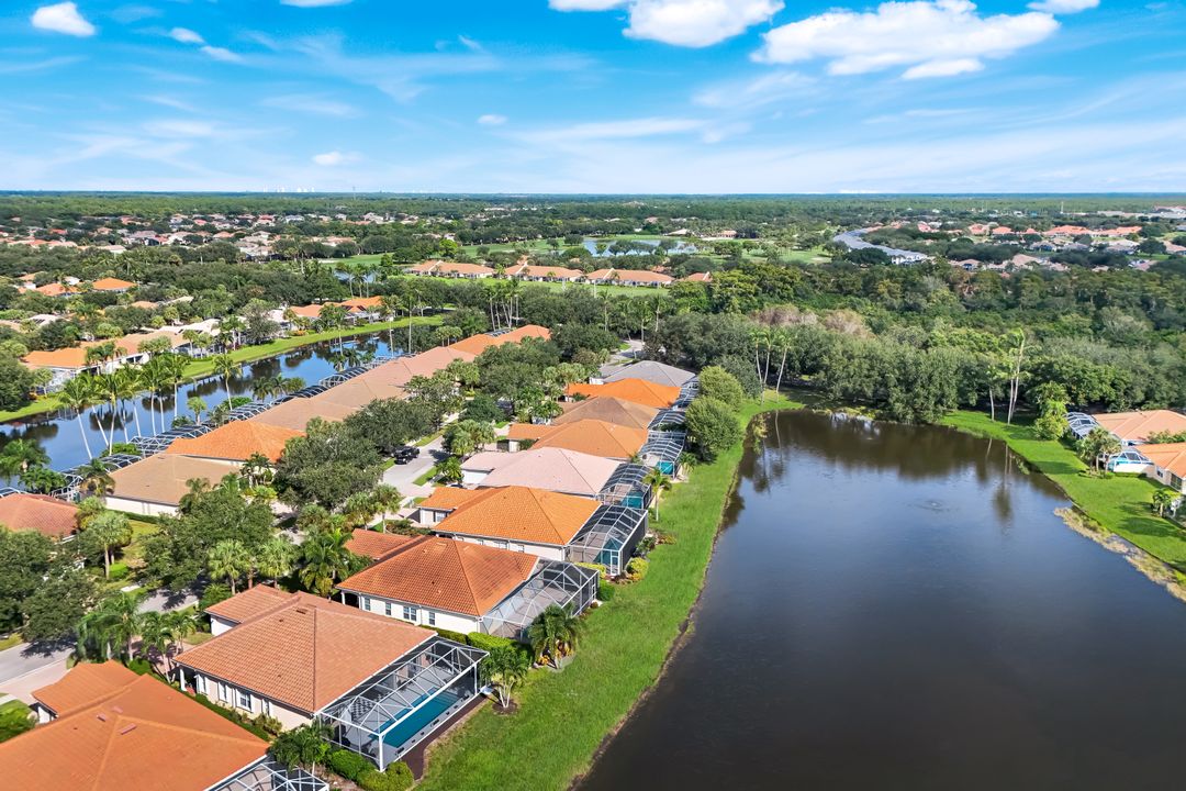 4338 Queen Elizabeth Way, Naples, FL 34119