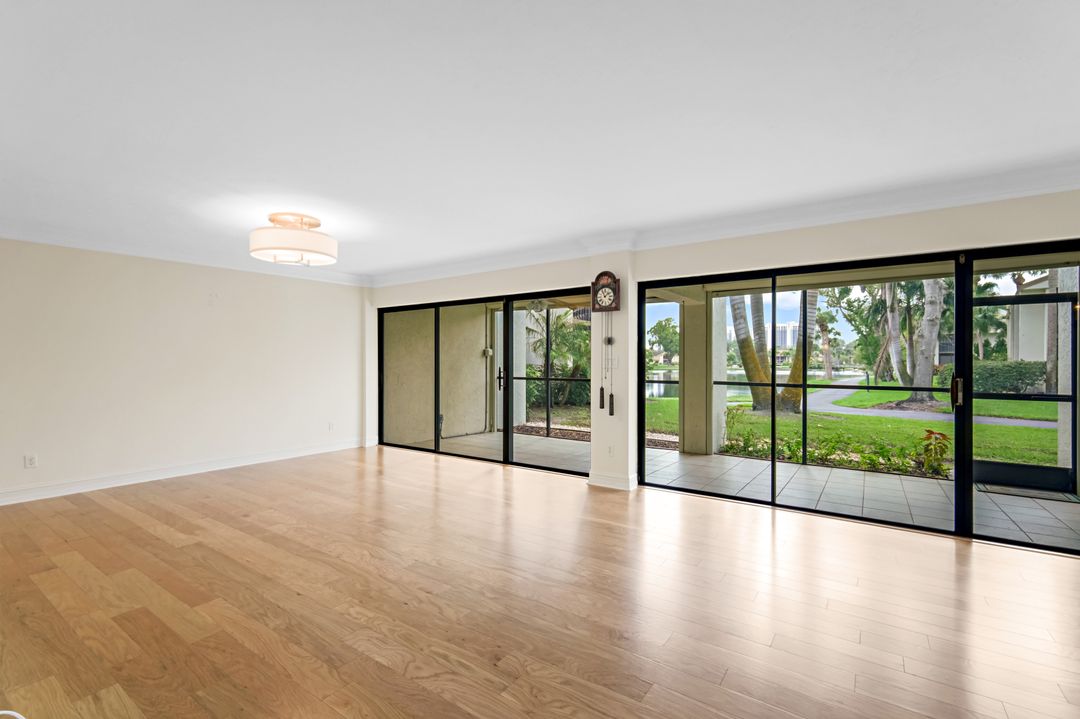 545 Lake Louise Cir #104, Naples, FL 34110