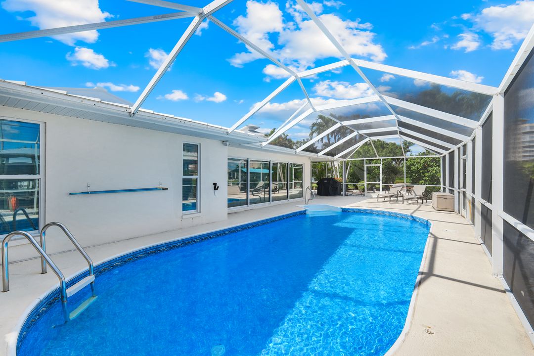 8552 Lagoon Rd, Fort Myers Beach, FL 33931