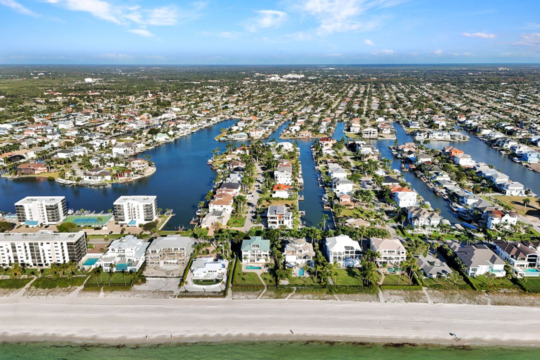 112 Seabreeze Ave, Naples, FL 34108