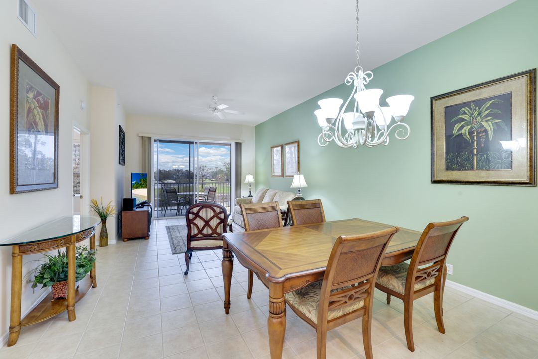 8247 Parkstone Pl #305, Naples, FL 34120