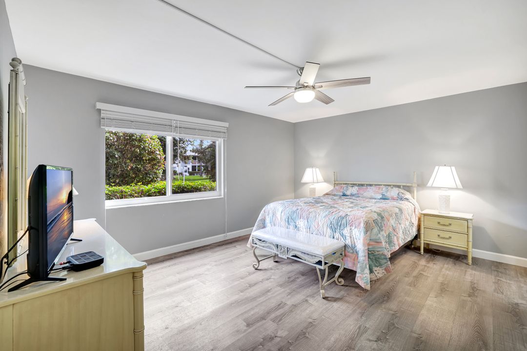 250 Candycane Ln #3, Naples, FL 34112