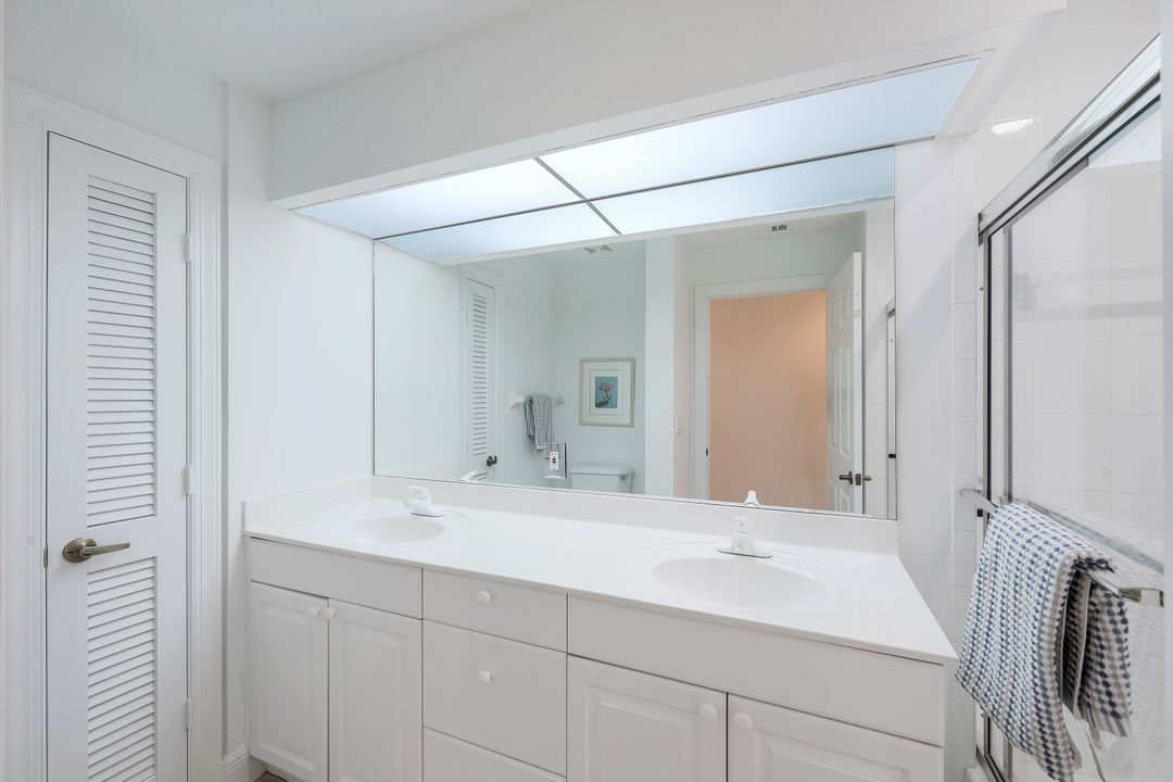 515 Laguna Royale Blvd  #102, Naples, FL 34119