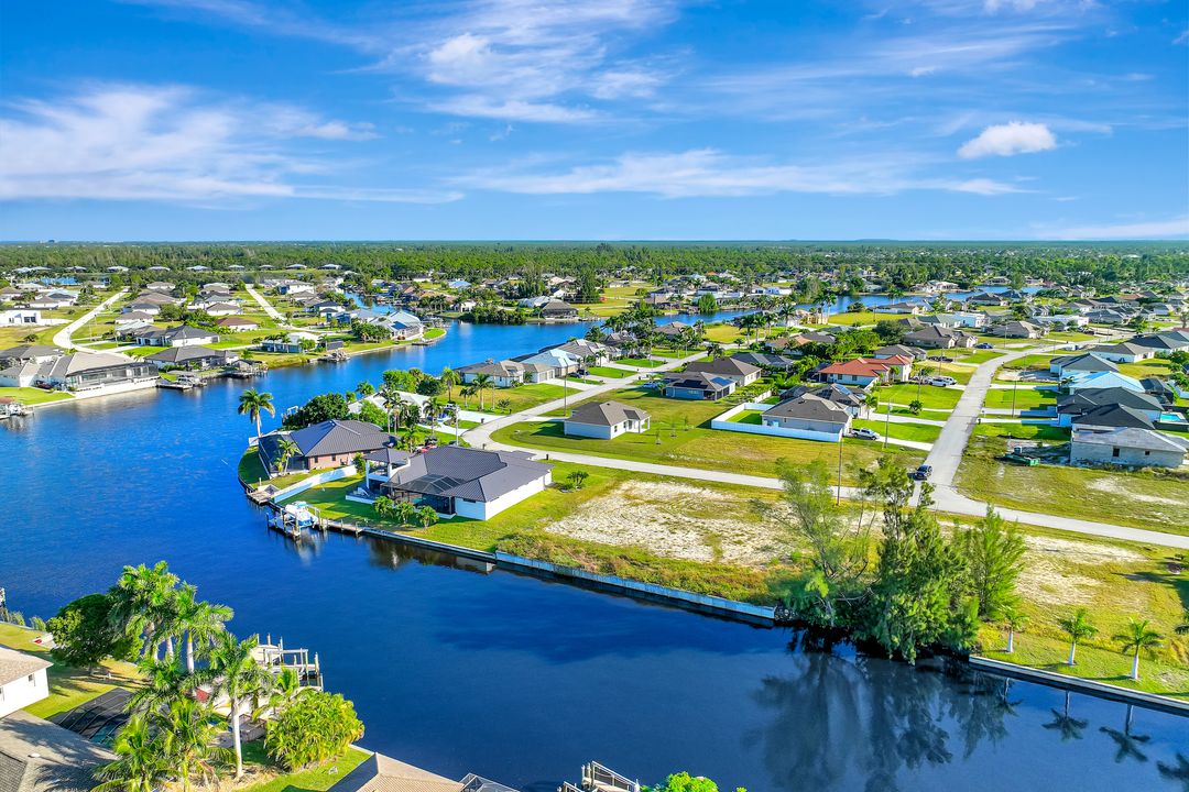 2002 NW 36th Ave, Cape Coral, FL 33993