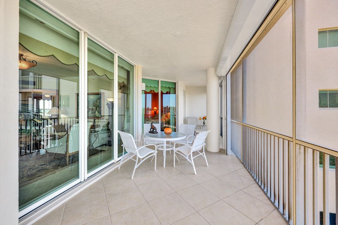 300 Dunes Blvd #1007, Naples, FL 34110