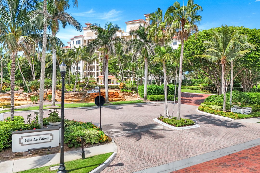 8720 Bay Colony Dr #404, Naples, FL 34108