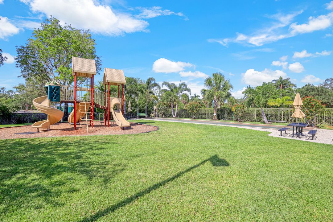 12950 Positano Cir #207, Naples, FL 34105