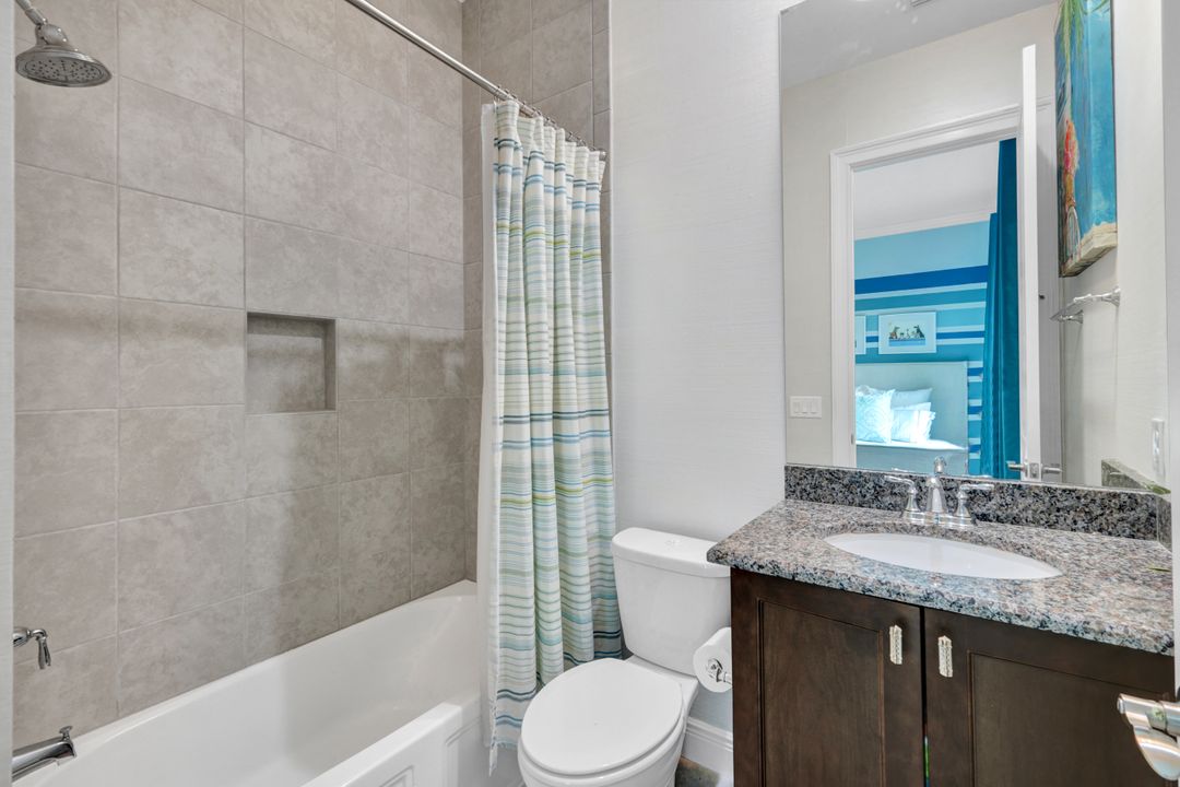 12646 Dundee Ln, Naples, FL 34120