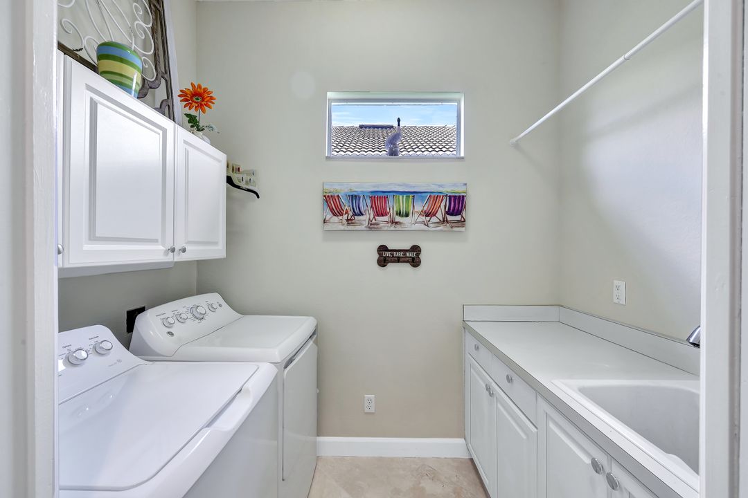 6006 Highwood Park Ln, Naples, FL 34110