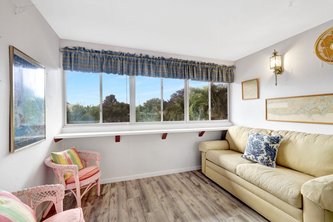 750 Mooring Line Dr #207, Naples, FL 34102