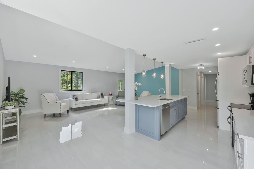 3870 White Blvd, Naples, FL 34117