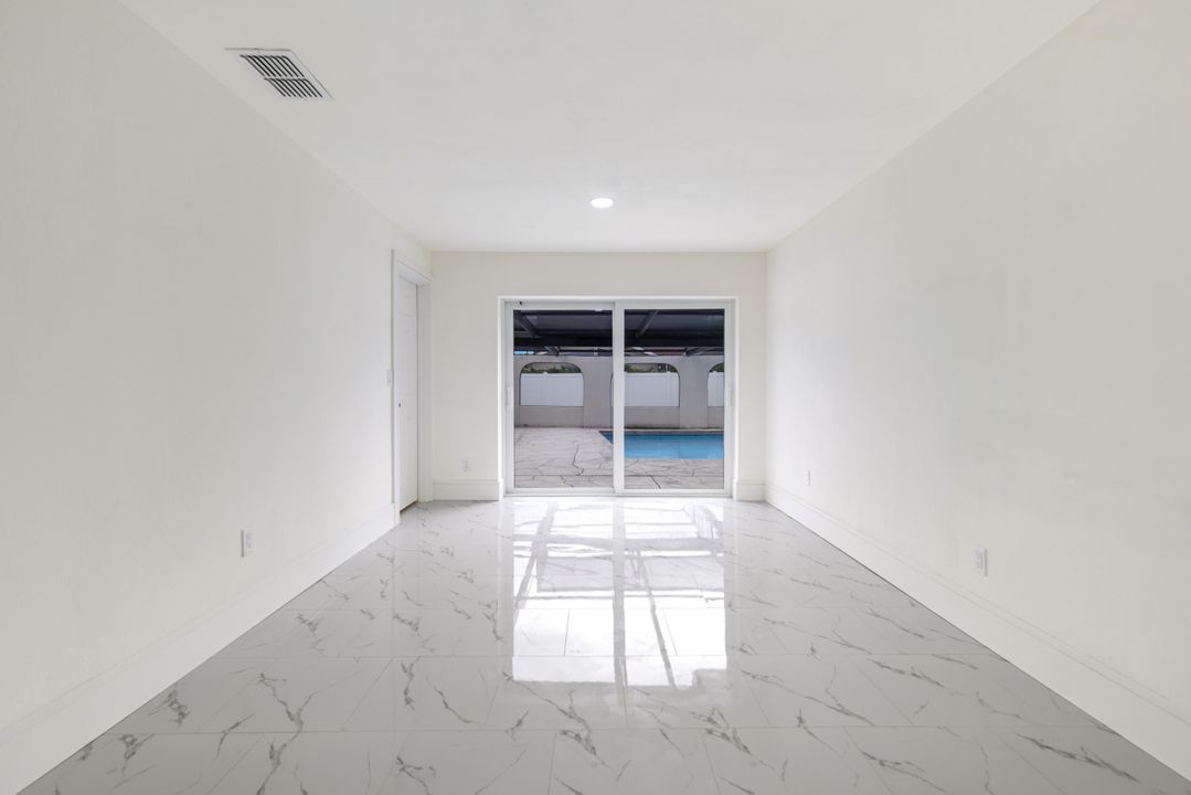 3137 SE 22nd Ave, Cape Coral, FL 33904