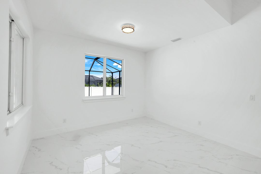 3923 NW 38th St, Cape Coral, FL 33993