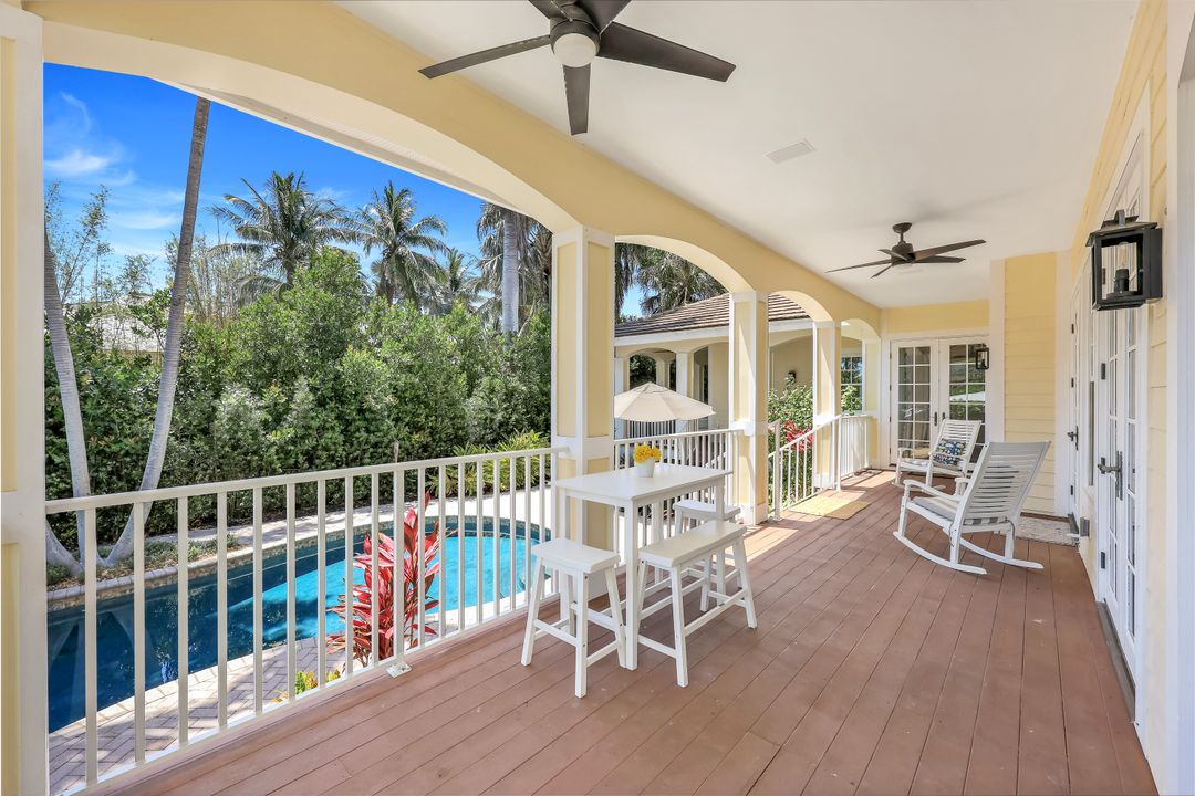1550 Gordon Dr, Naples, FL 34102