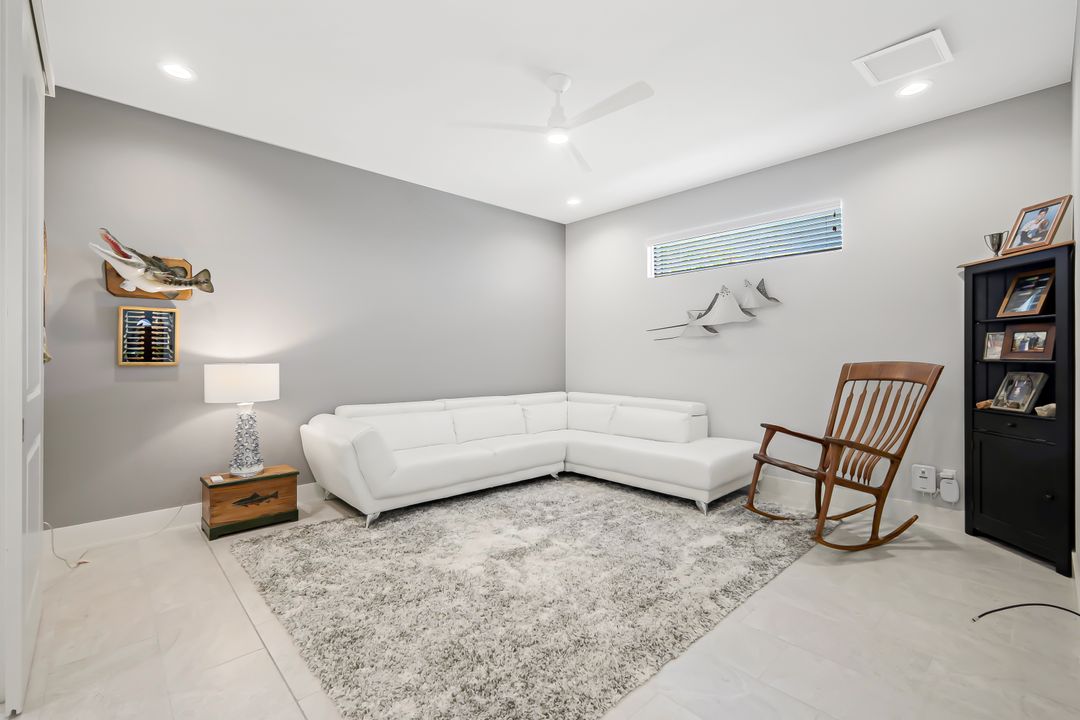 3213 NW 9th St, Cape Coral, FL 33993