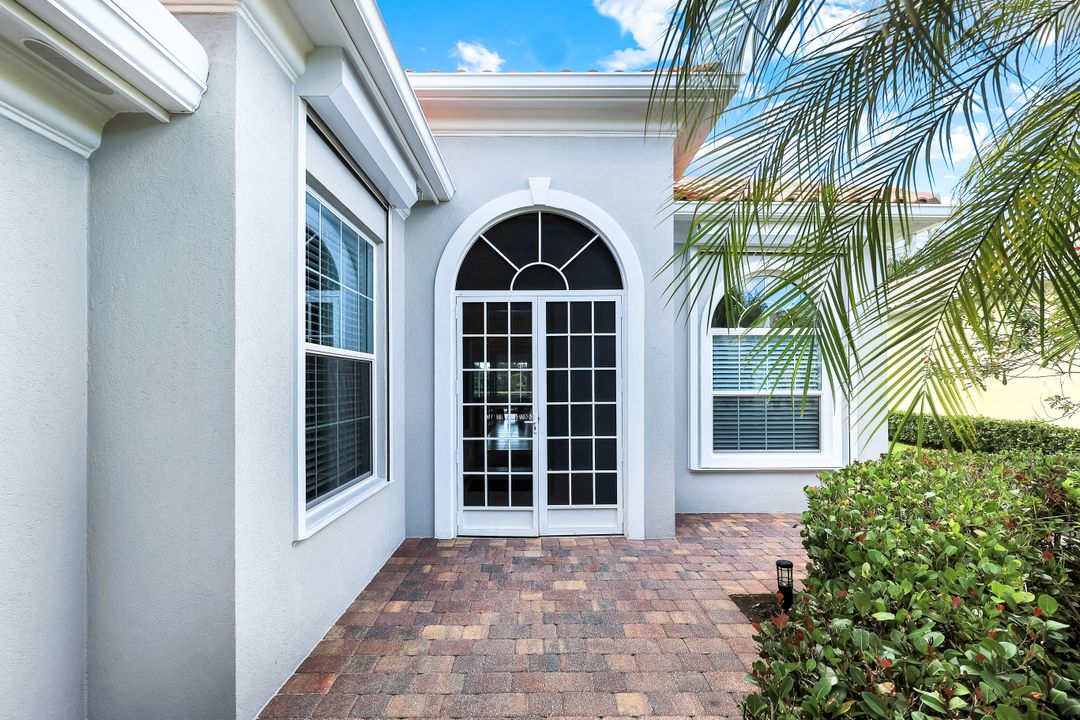 7063 Toscana Ct, Naples, FL 34114